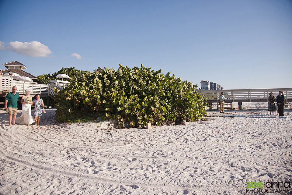 Grys-Tharp-Beach-Wedding-0016